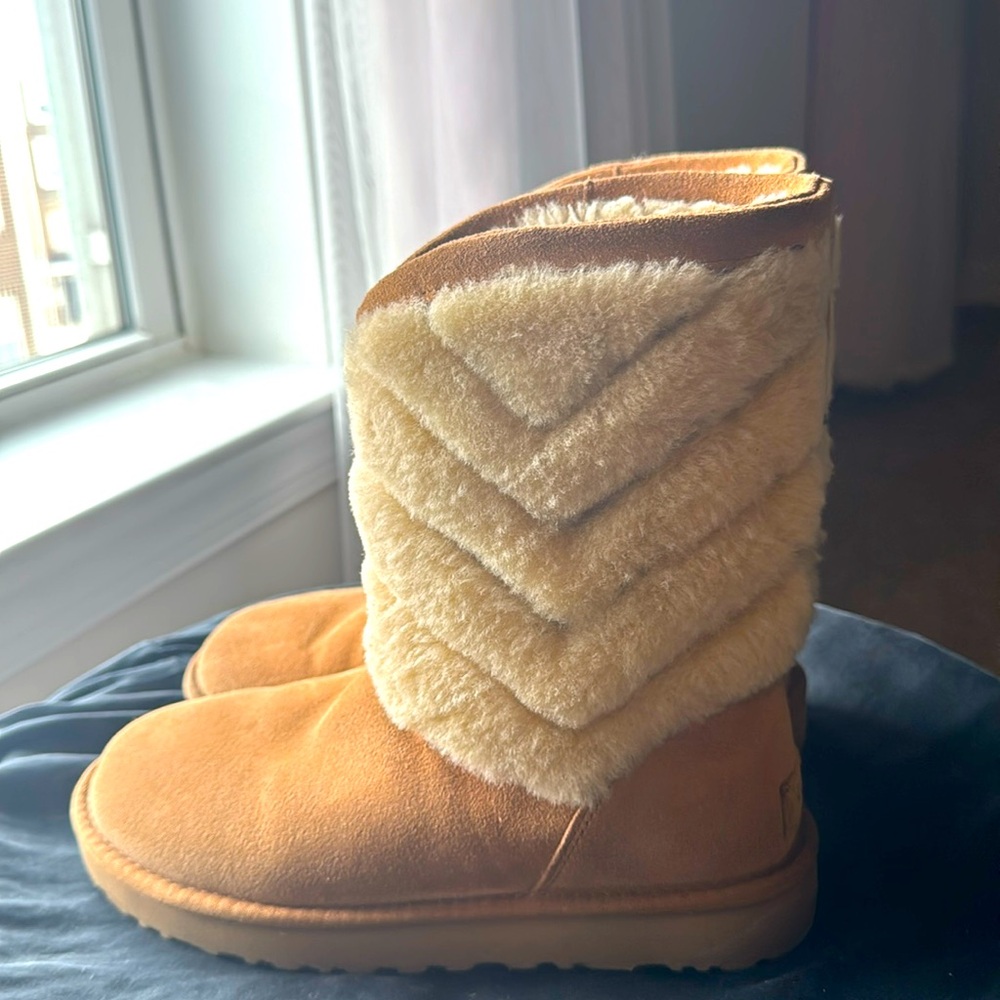 UGG W Tania - Authentic, BOX AVAILABLE!!